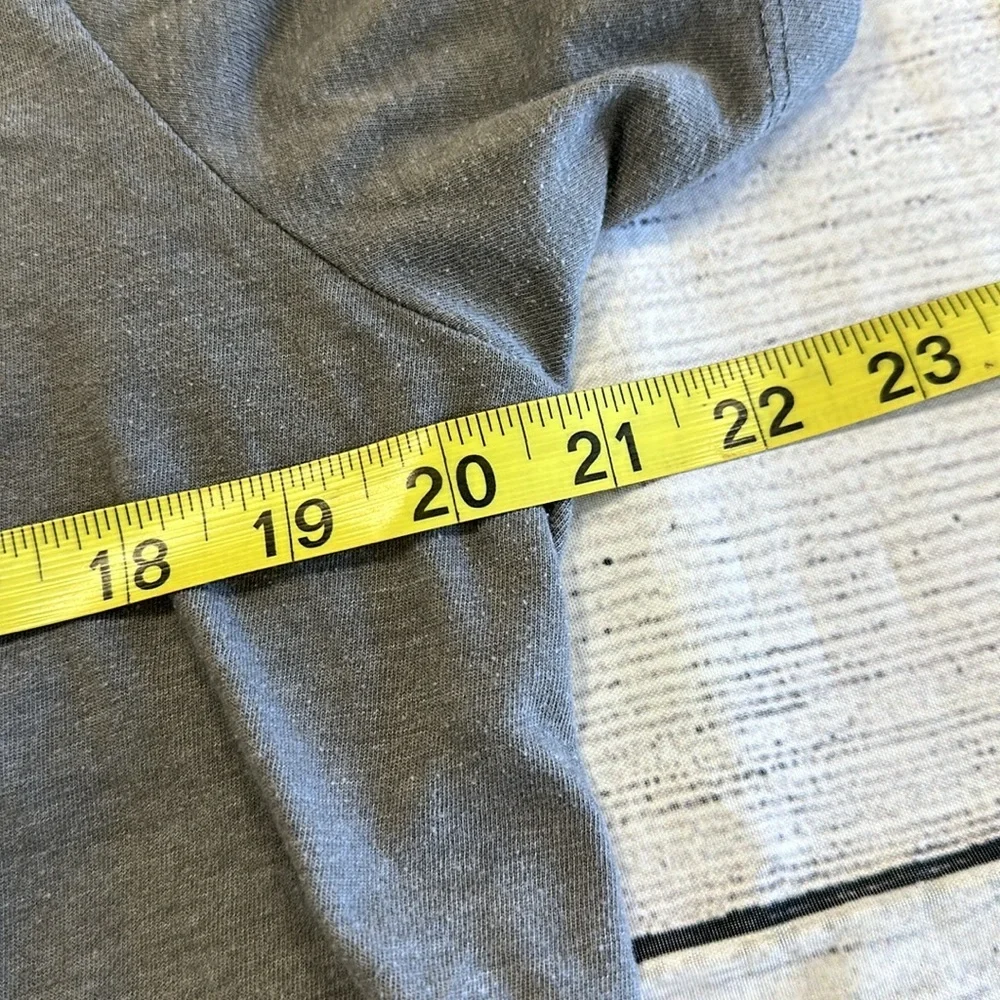 The North Face • Gray Signature Tee • Sz L - Picture 8 of 9